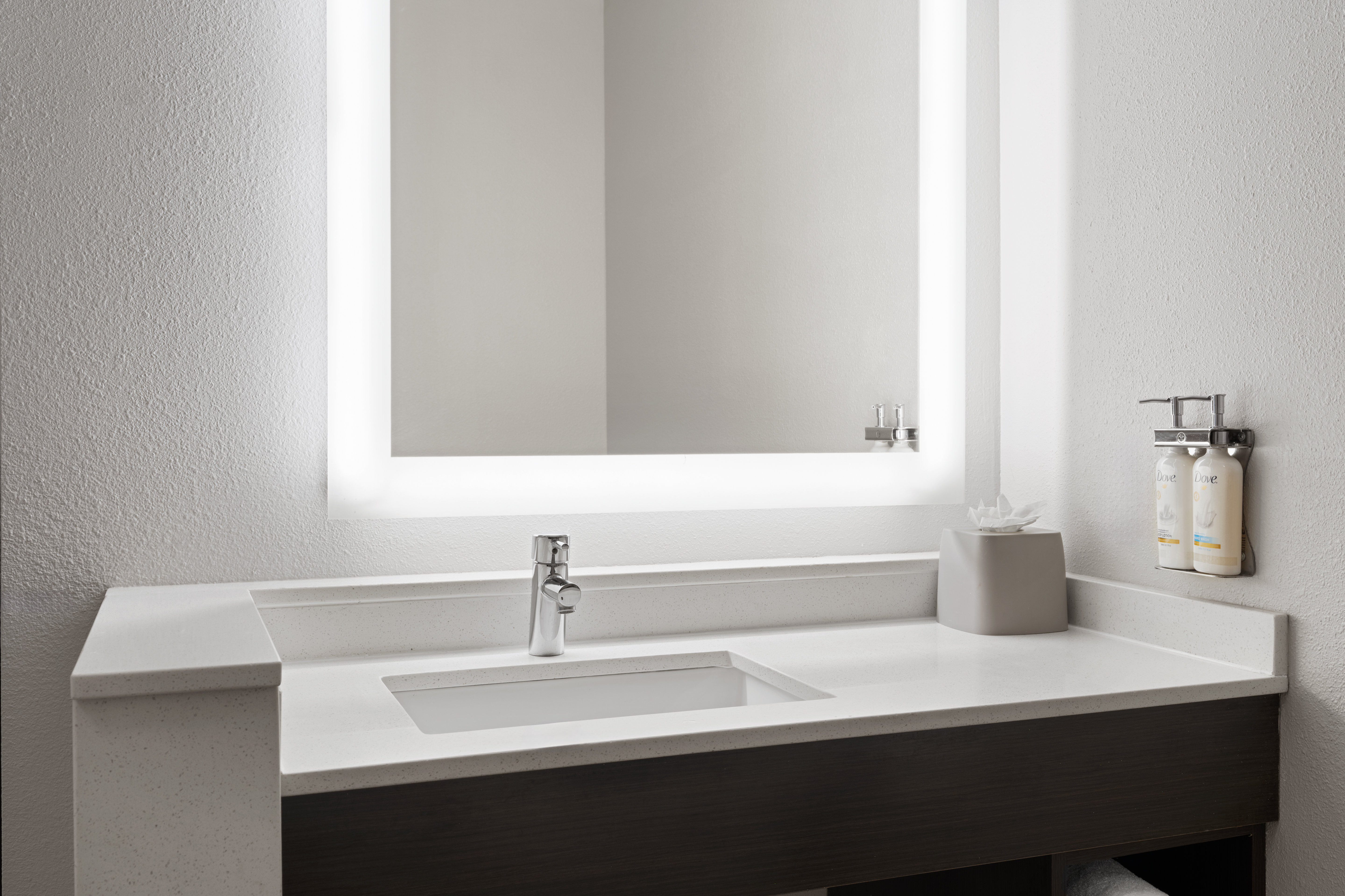 holiday inn express and suites tampa east ybor city