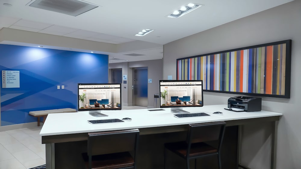 holiday inn express and suites tampa east ybor city