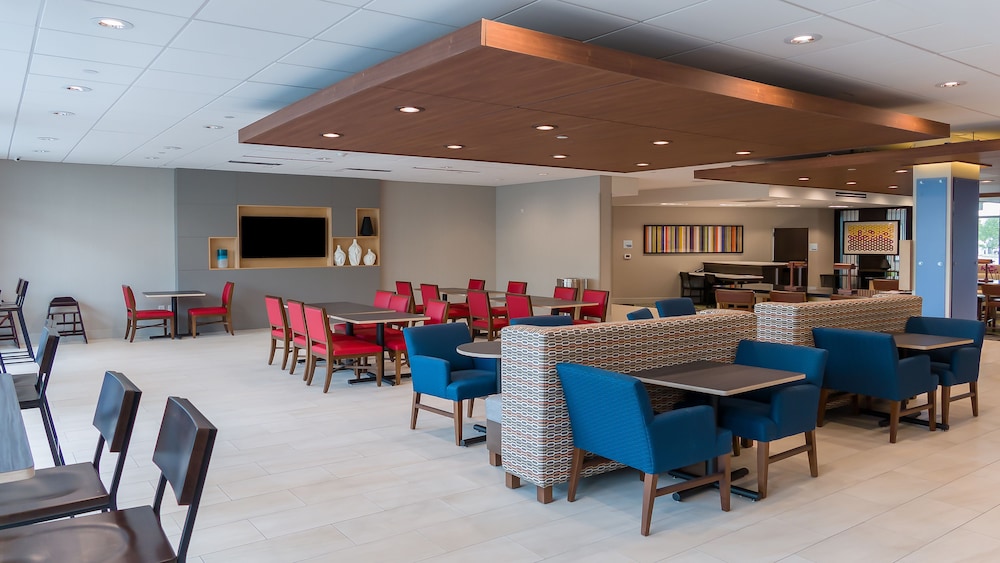 holiday inn express and suites tampa east ybor city