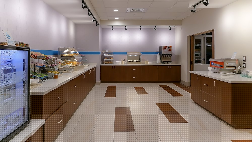 holiday inn express and suites tampa east ybor city