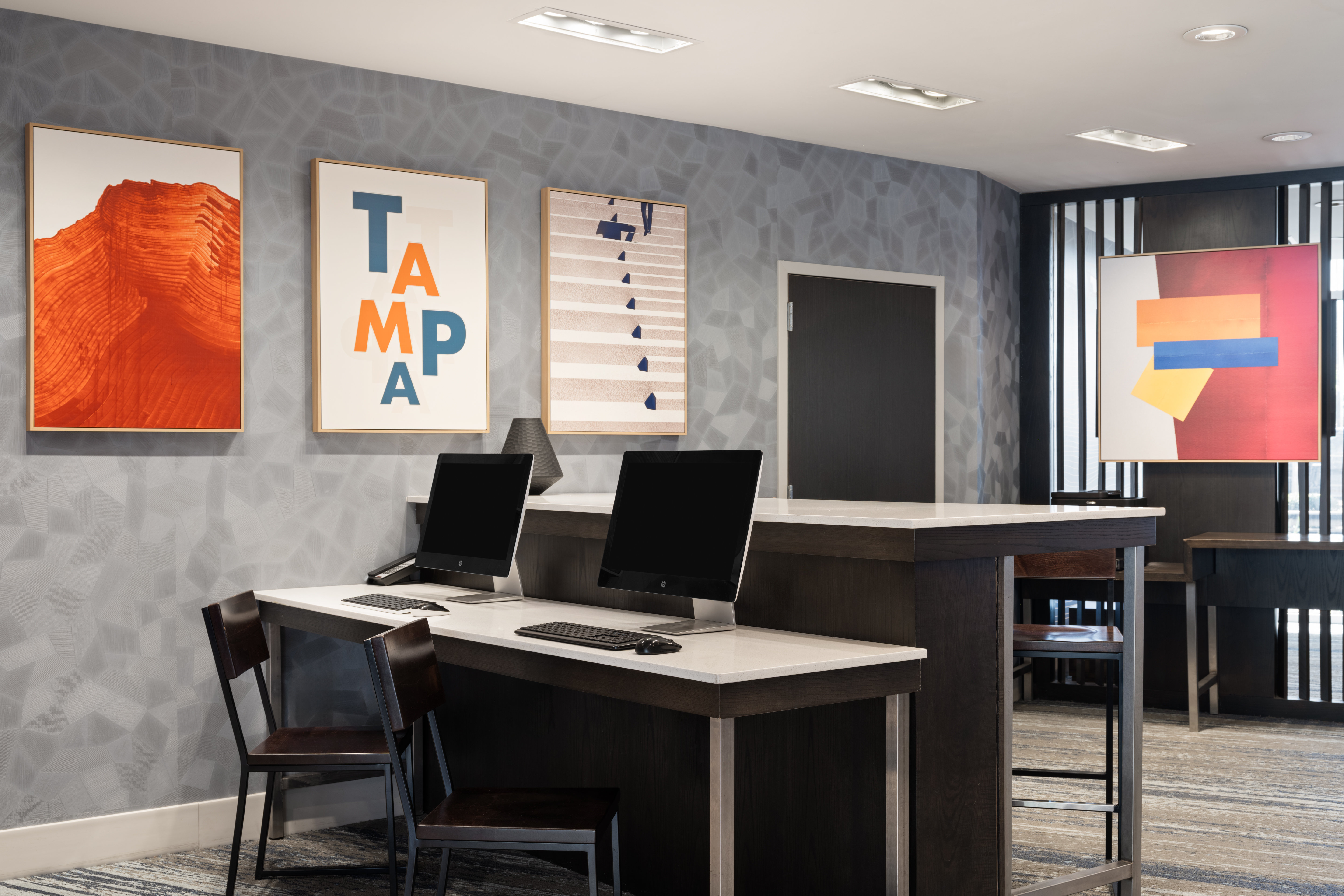 holiday inn express and suites tampa east ybor city