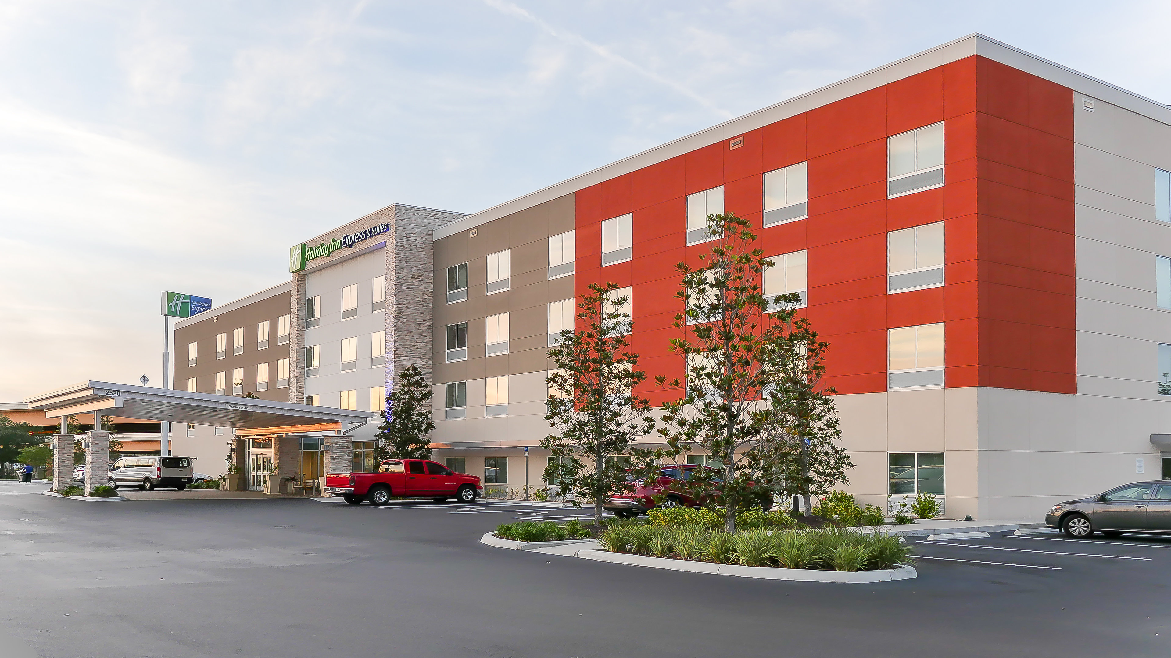 holiday inn express and suites tampa east ybor city