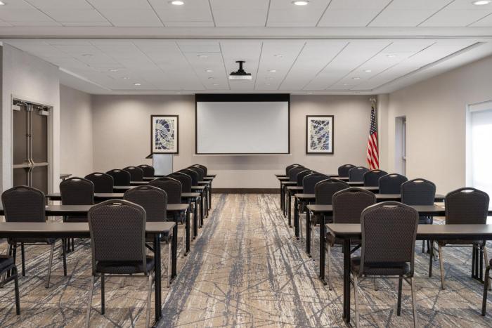holiday inn express and suites tampa east ybor city