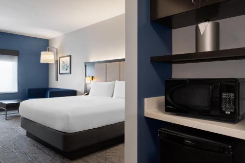 holiday inn express and suites tampa east ybor city