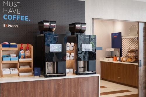 holiday inn express and suites tampa east ybor city