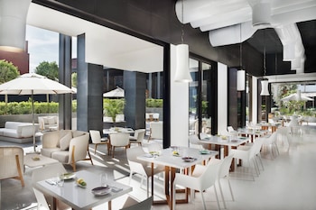 autograph collection la ville hotel city walk dubai