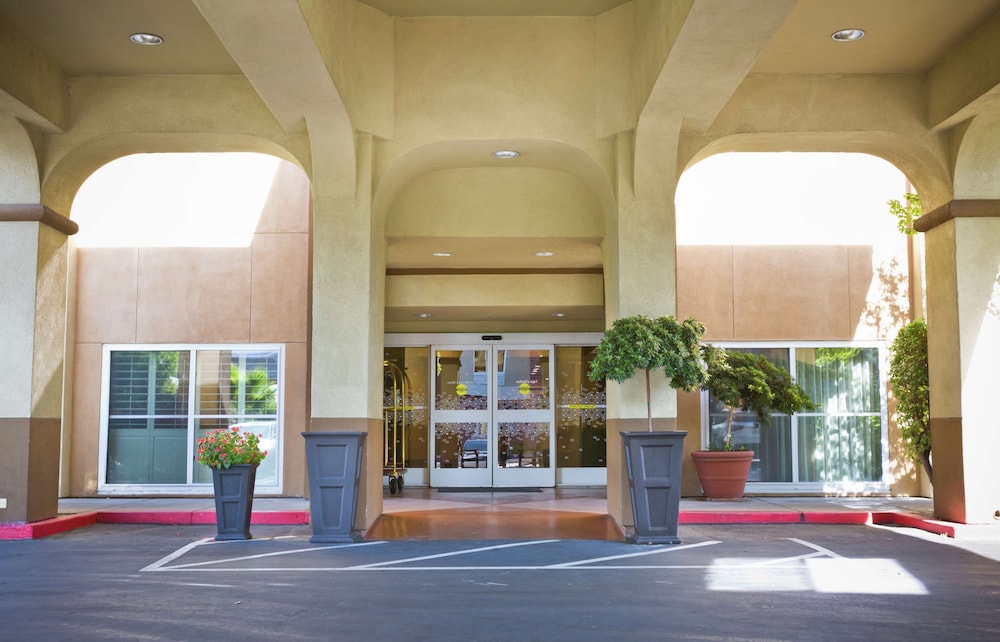 hampton inn and suites sacramento cal expo