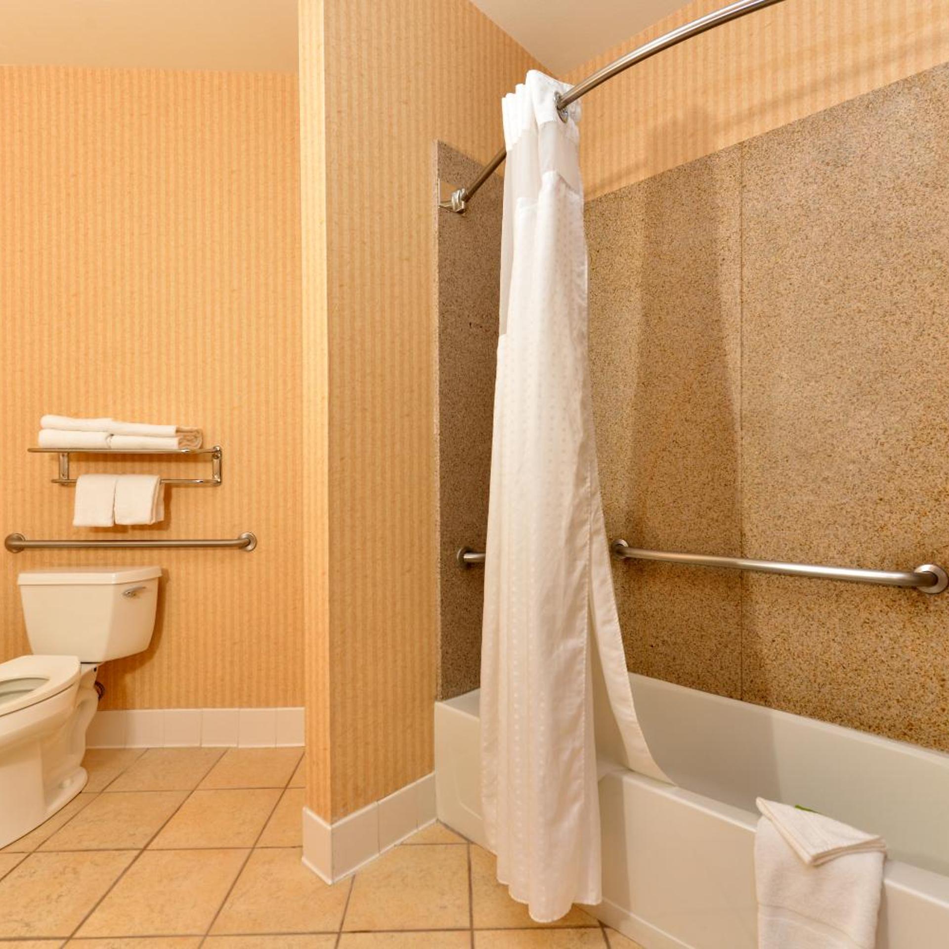 holiday inn express and suites elk grove central