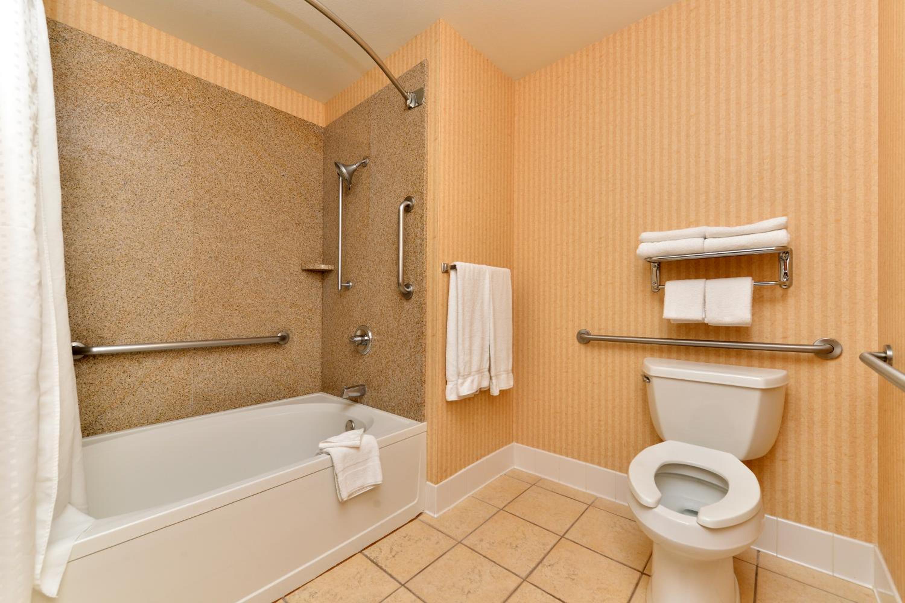 holiday inn express and suites elk grove central