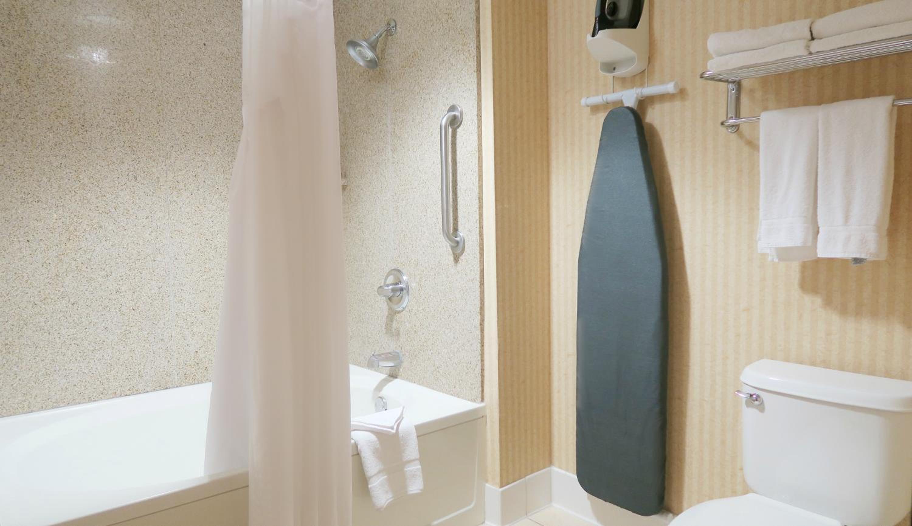 holiday inn express and suites elk grove central