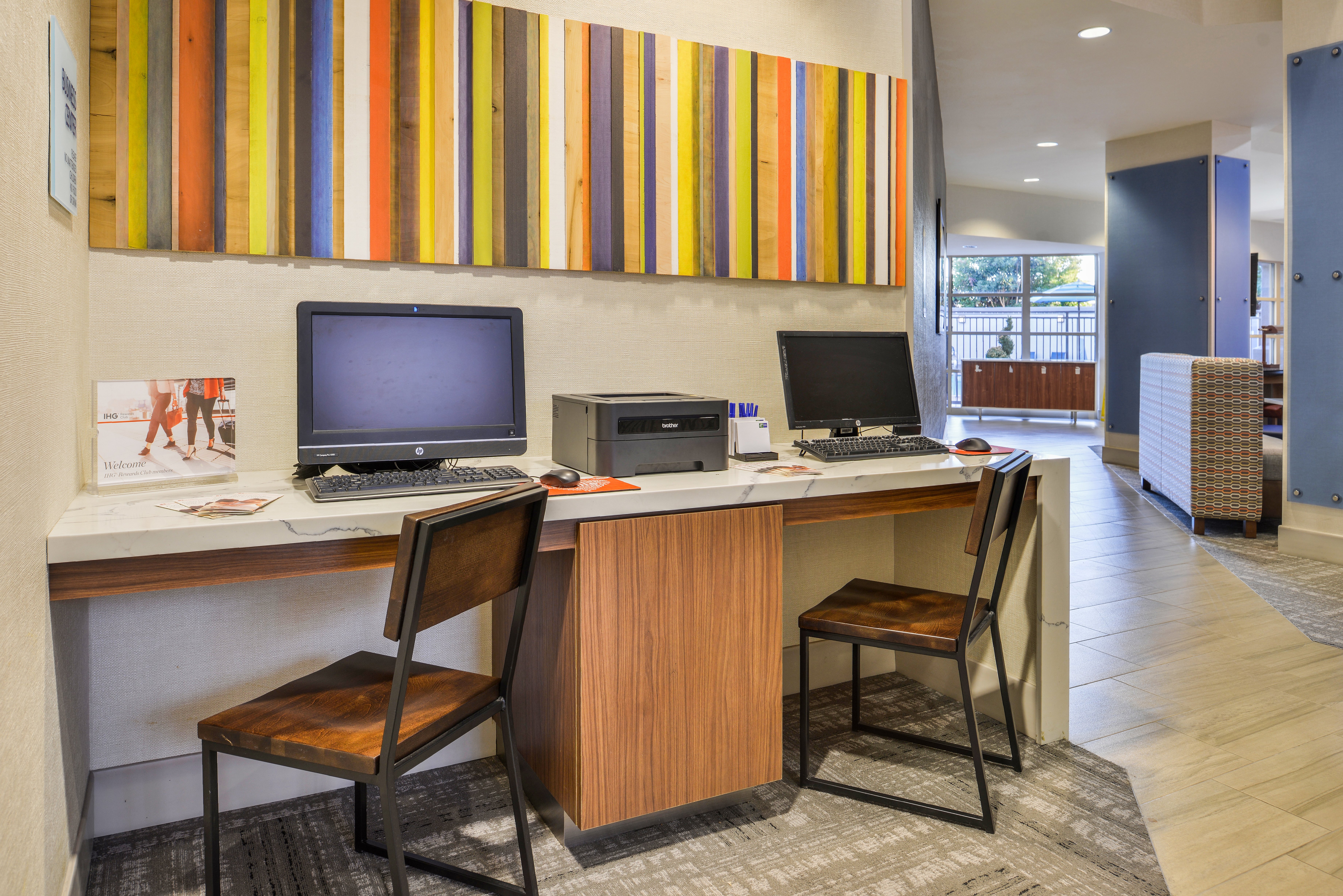 holiday inn express and suites elk grove central