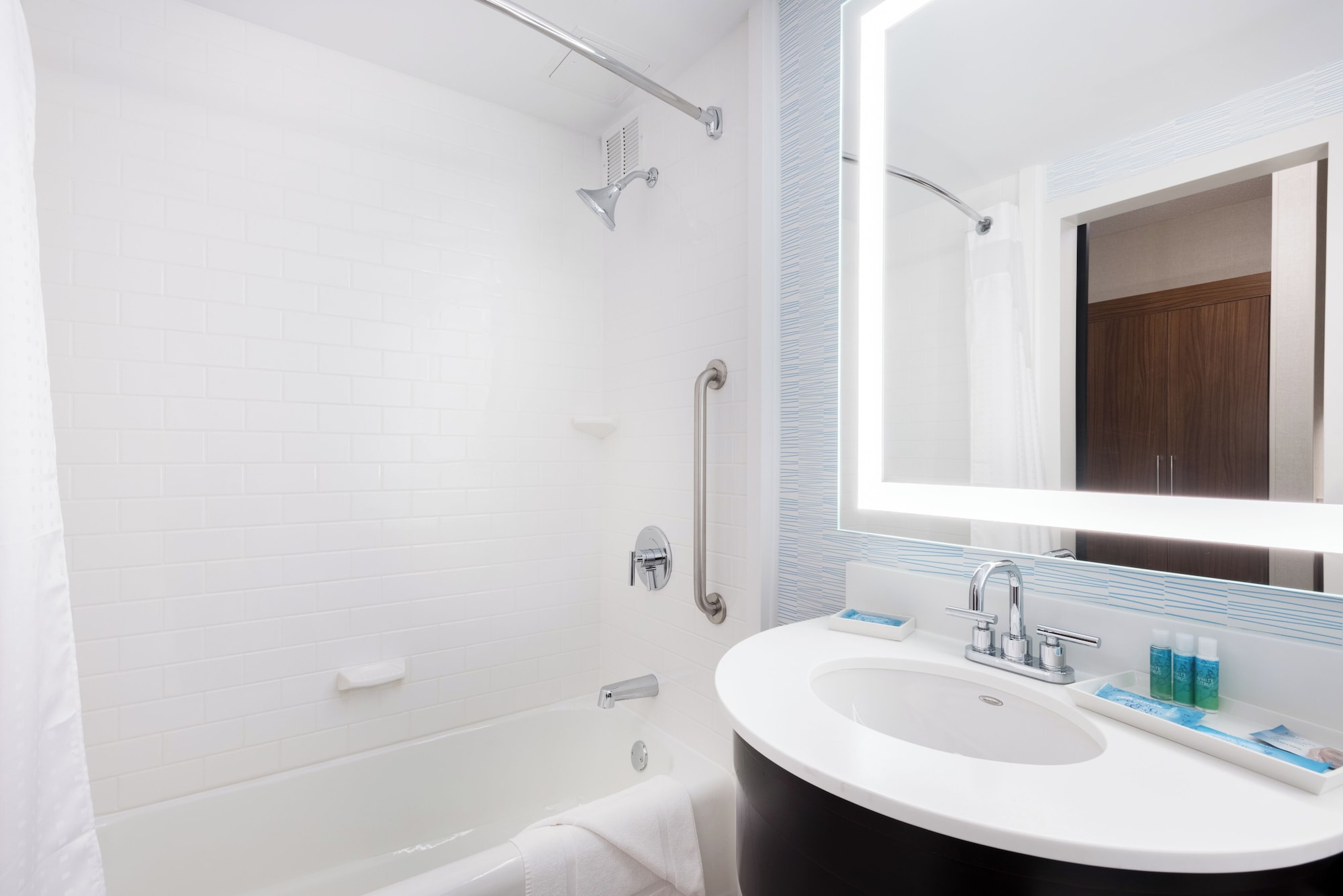 holiday inn express boston waltham by ihg