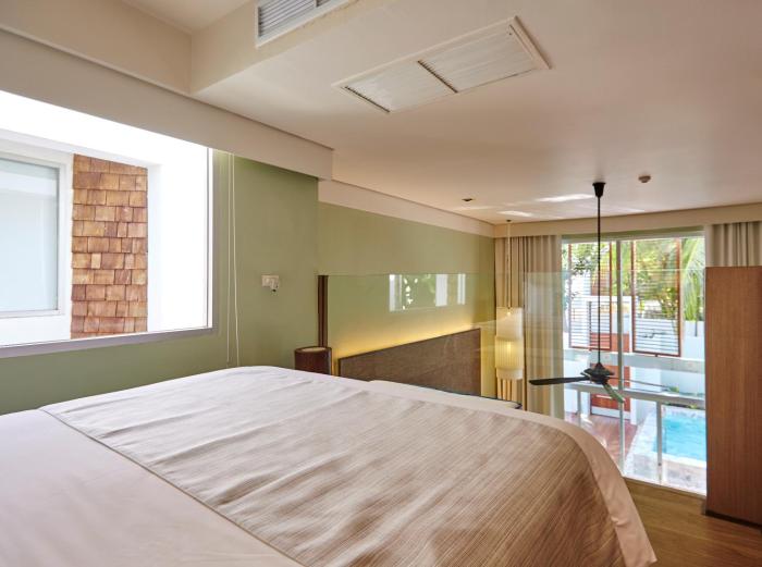 veranda pool villa