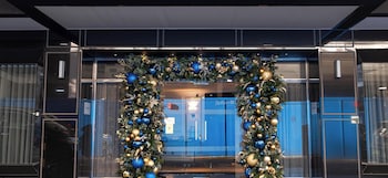 Radisson Blu Hotel, London Bond Street,London>>Euston,4 star