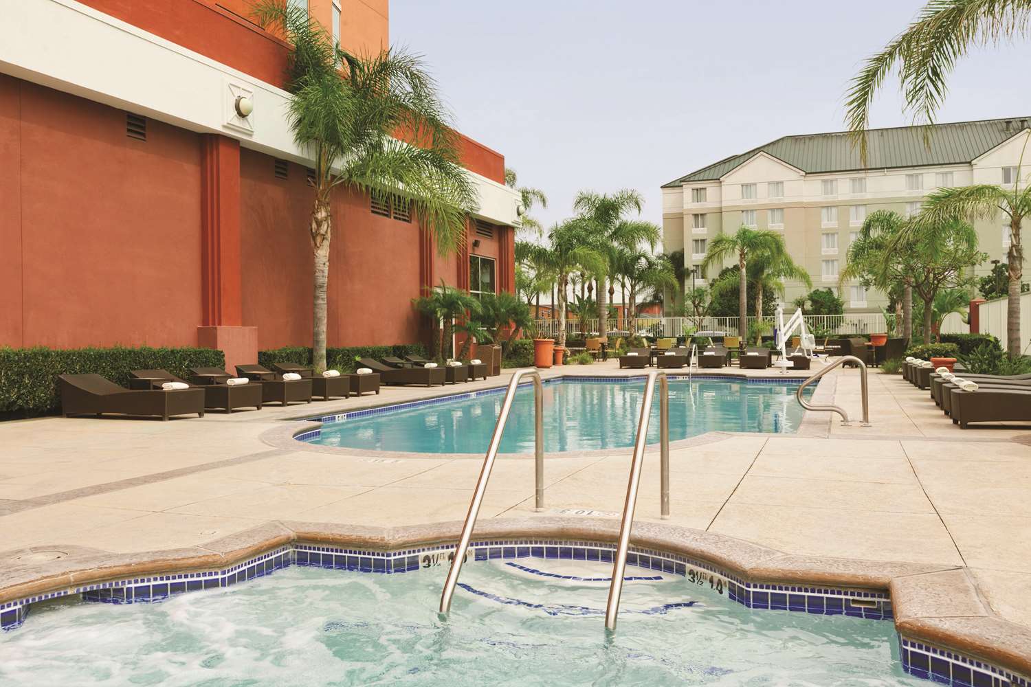 embassy suites by hilton anaheim south