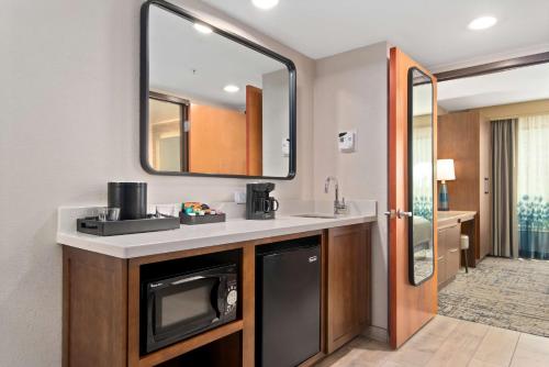 embassy suites by hilton anaheim south