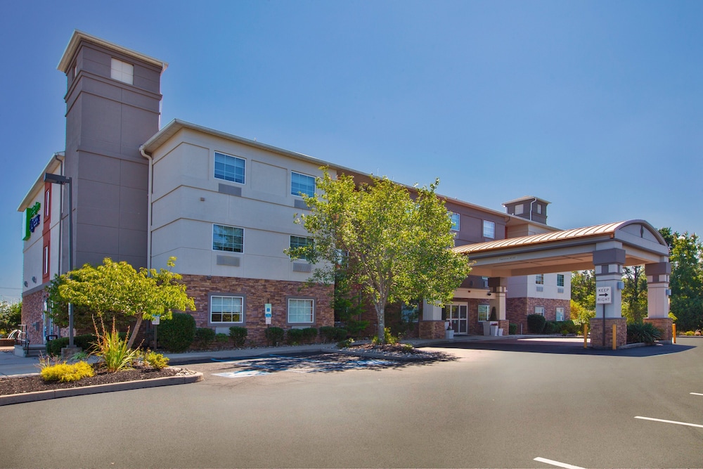 holiday inn express and suites absecon atlantic city by ihg