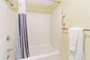 la quinta inn and suites by wyndham boston somerville