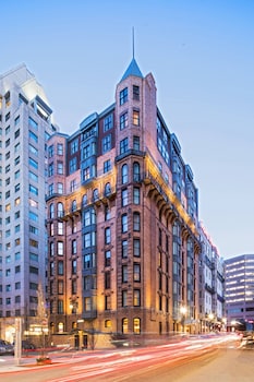 Courtyard By Marriott Boston Copley Square,Back Bay Station>>Back Bay,3 star