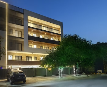 perch service apartments dlf cyber city