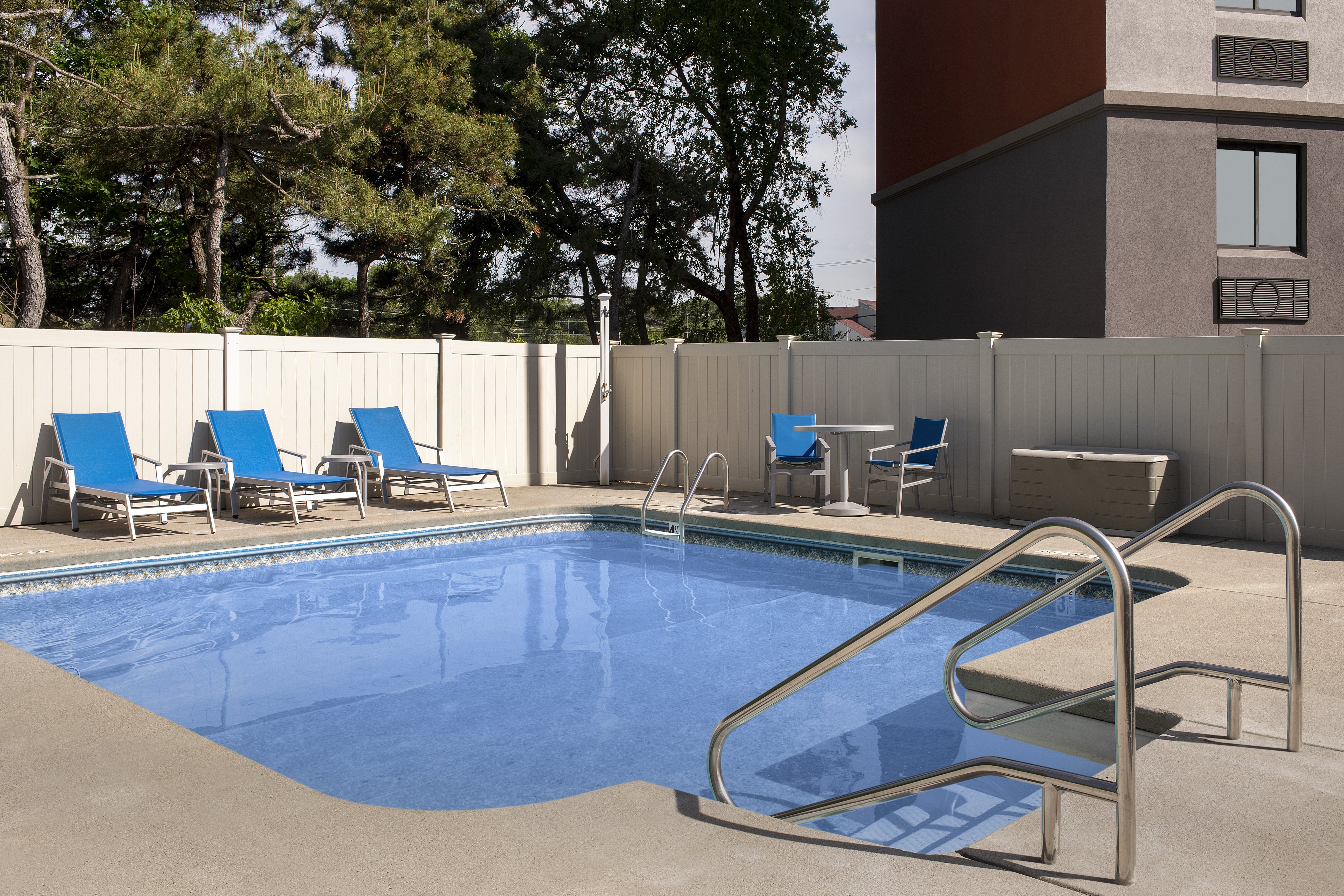 holiday inn express boston saugus by ihg