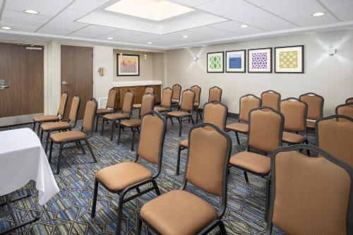 holiday inn express boston saugus by ihg