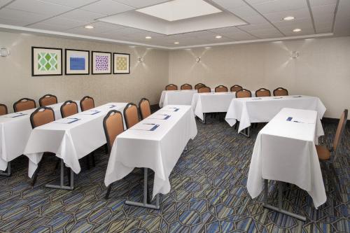 holiday inn express boston saugus by ihg