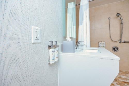 holiday inn express boston saugus by ihg