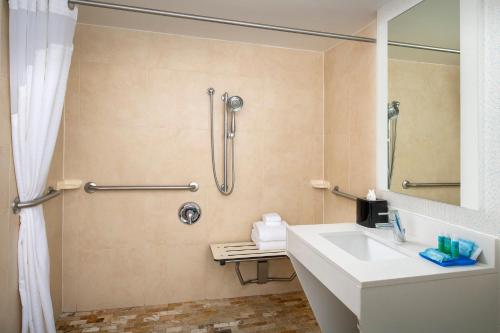 holiday inn express boston saugus by ihg