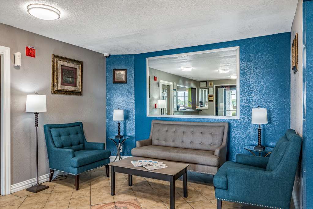 quality inn i 10 east near frost bank center