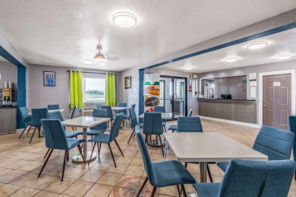 quality inn i 10 east near frost bank center