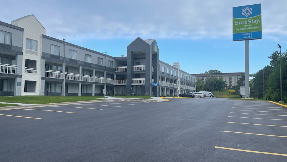 Econo Lodge,Near Magic Waters Water Park,2 star