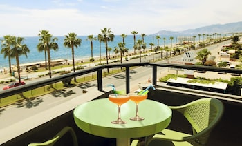 gold twins relax beach hotel