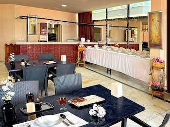 gold twins relax beach hotel