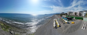 gold twins relax beach hotel