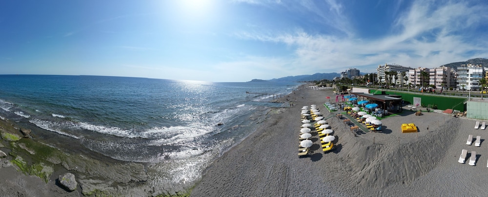 gold twins relax beach hotel