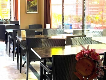 gold twins relax beach hotel