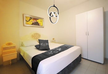 gold twins relax beach hotel