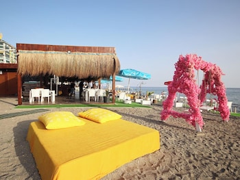 gold twins relax beach hotel