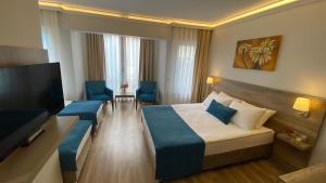 pelit troya hotel