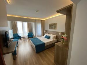 pelit troya hotel
