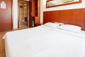 pelit troya hotel