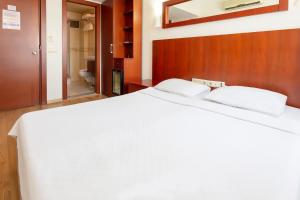pelit troya hotel