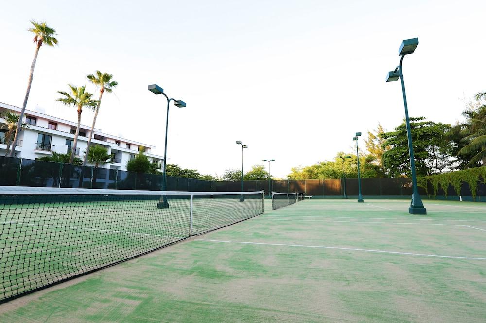 the royal cancun all suites resort