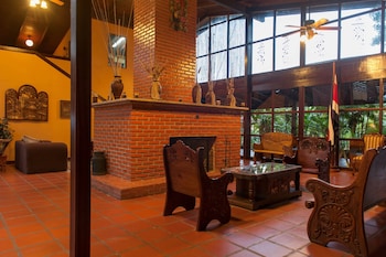 hotel arenal lodge