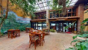 hotel arenal lodge