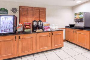 wingate by wyndham indianapolis airport rockville rd