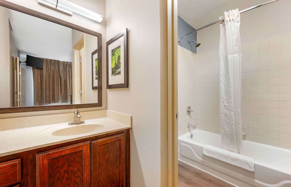 extended stay america suites indianapolis airport w southern