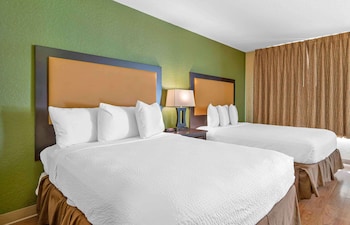 extended stay america suites indianapolis airport w southern