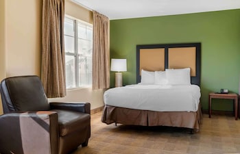 extended stay america suites indianapolis airport w southern